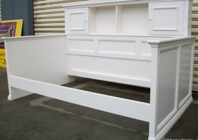 The Bellbird Daybed
